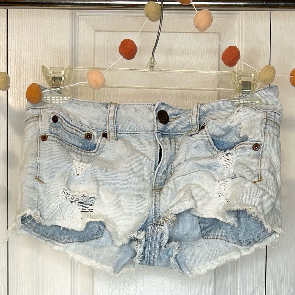 🦅AMERICAN EAGLE Denim Shorts Size 2